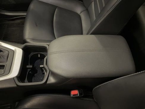 Used 2022 Toyota RAV4 XLE Premium image 20