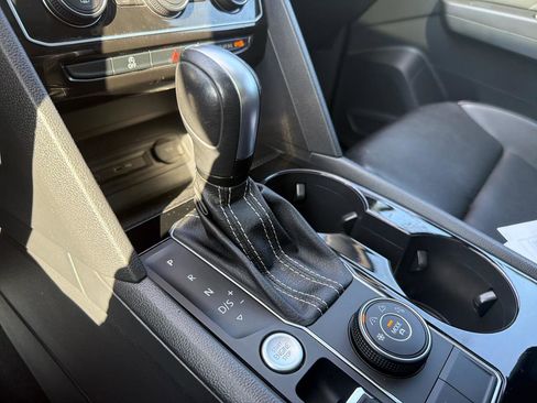 Used 2022 Volkswagen Atlas SE w/ Panoramic Sunroof Package image 26