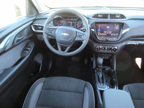 Used 2022 Chevrolet TrailBlazer LT w/ Convenience Package image 12