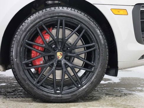 New 2026 Porsche Macan GTS image 12