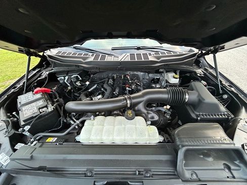 Used 2025 Ford F150 Lariat image 11