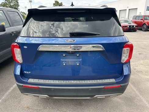 Used 2022 Ford Explorer XLT w/ Equipment Group 202A RWD image 6