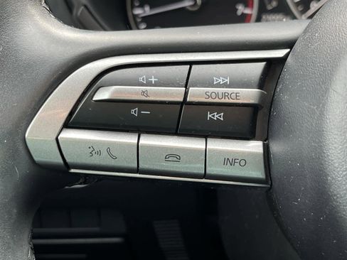 Used 2021 MAZDA MAZDA3 s image 25