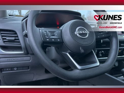 Used 2024 Nissan Rogue S image 17