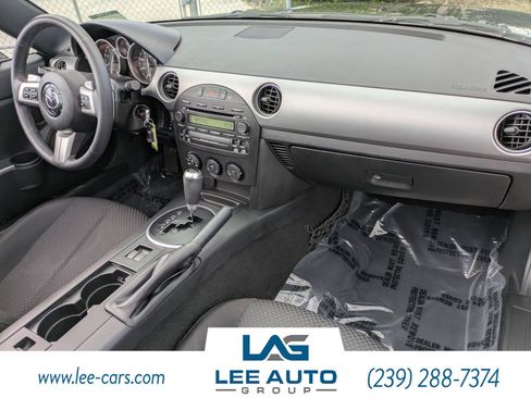 Used 2007 MAZDA MX-5 Miata Touring w/ Appearance Pkg RWD image 14