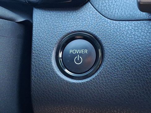 Used 2025 Toyota Camry SE FWD image 23