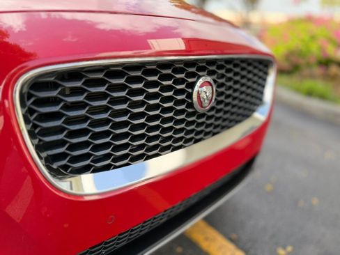 Used 2019 Jaguar E-PACE S AWD/4WD image 37