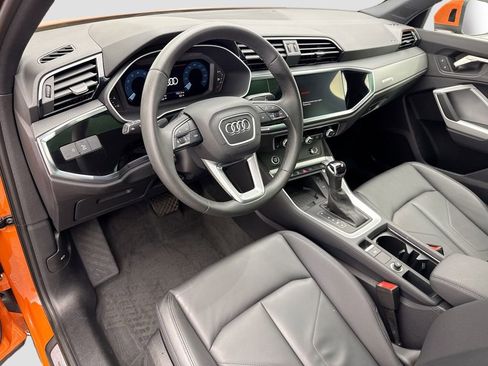 Certified 2025 Audi Q3 2.0T Premium w/ Convenience Package image 9