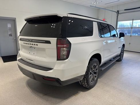 Certified 2024 Chevrolet Suburban Z71 w/ Luxury Package image 4