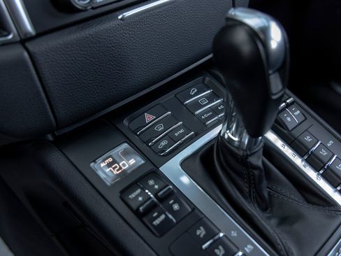 Certified 2018 Porsche Macan GTS AWD/4WD image 39