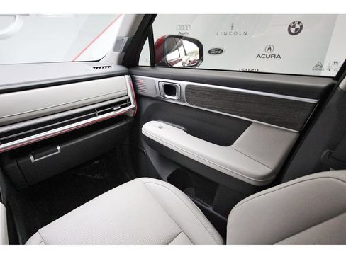Used 2025 Hyundai Santa Fe Limited FWD image 8