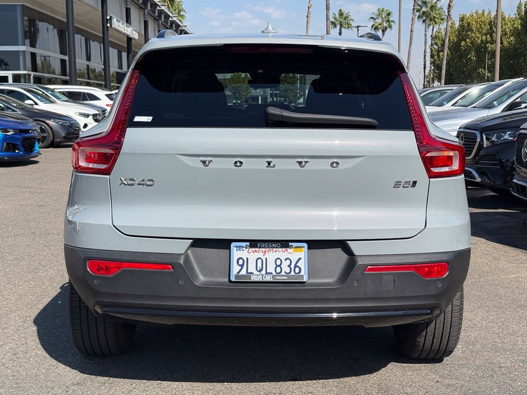 Used 2025 Volvo XC40 B5 Plus w/ Climate Package AWD/4WD image 16