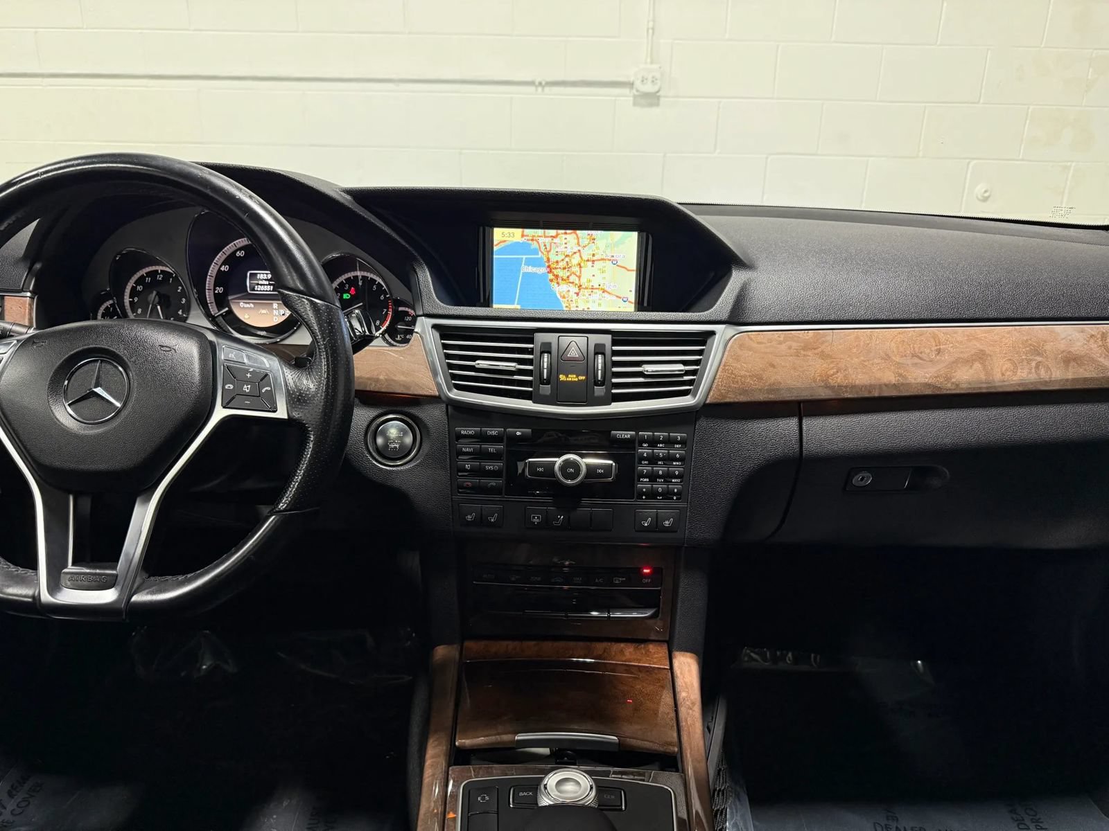 Used 2012 Mercedes-Benz E 550 4MATIC Sedan image 19
