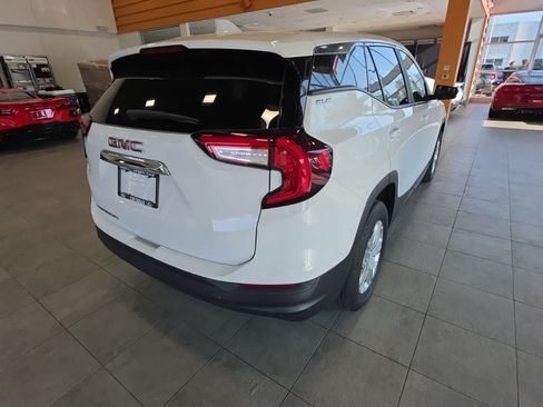 Used 2022 GMC Terrain SLE FWD image 10
