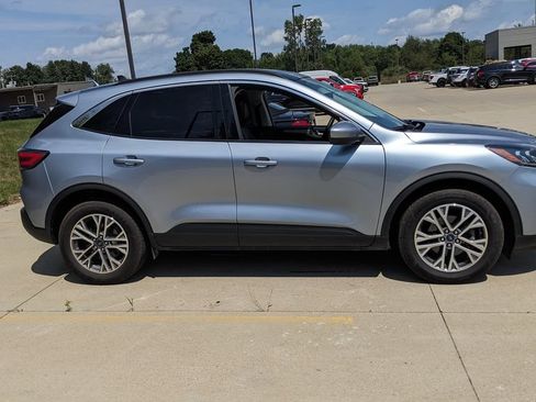 Used 2022 Ford Escape SEL w/ Class II Trailer Tow Package AWD/4WD image 2