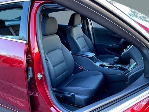 Used 2024 Chevrolet Malibu LT image 20