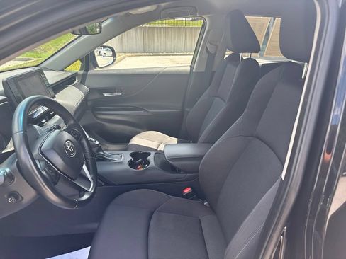Used 2023 Toyota Venza LE AWD/4WD image 37