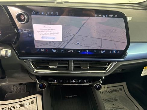 New 2026 Chevrolet Equinox EV LT image 24