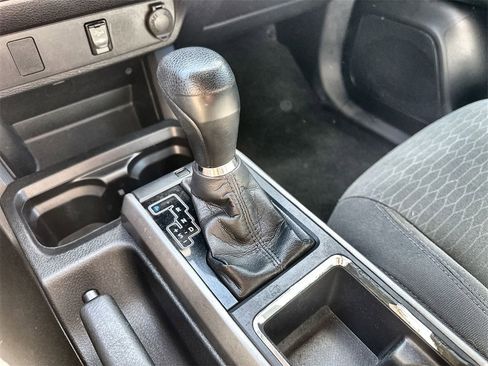 Used 2017 Toyota Tacoma SR5 image 26