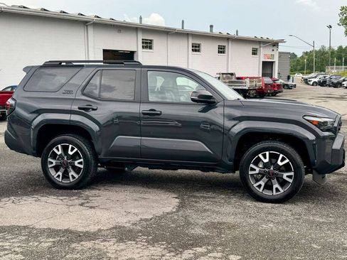 Used 2025 Toyota 4Runner 4WD image 2