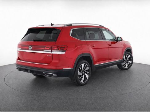 Used 2024 Volkswagen Atlas SEL AWD/4WD image 4