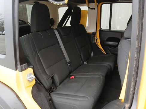 Used 2019 Jeep Wrangler Unlimited Sport S image 28