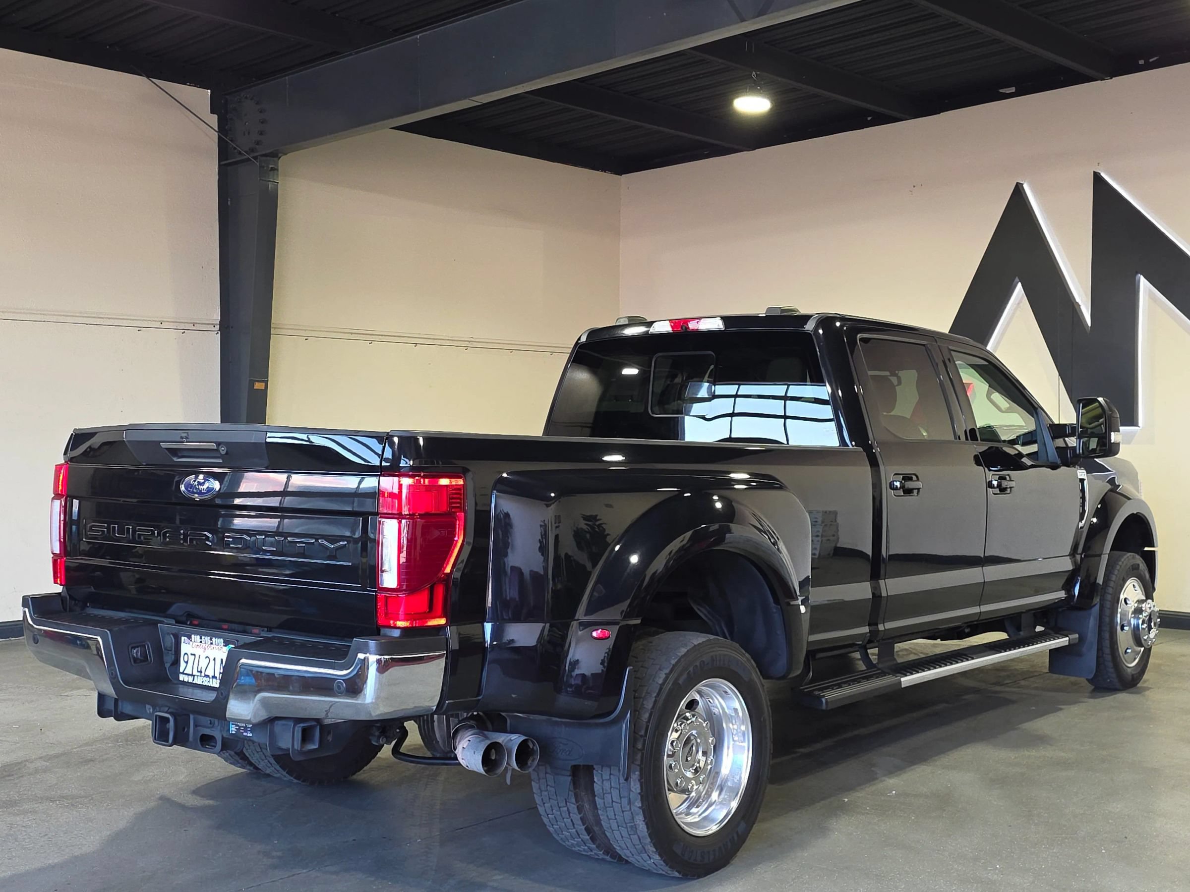 Used 2020 Ford F450 Lariat w/ Lariat Ultimate Package AWD/4WD image 4