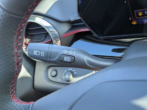New 2026 Chevrolet Trax RS w/ Sunroof Package FWD image 28