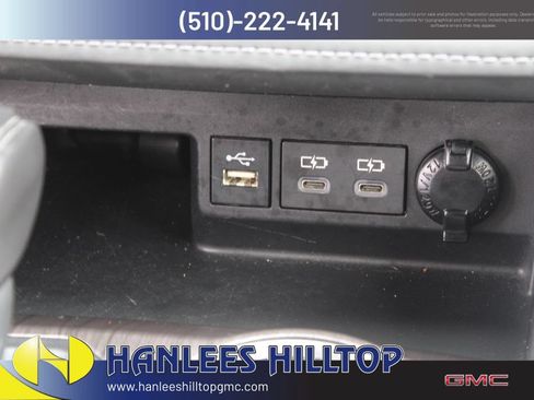 Used 2023 Toyota Highlander Limited FWD image 25