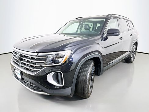 Used 2024 Volkswagen Atlas SE image 3