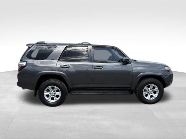 Used 2019 Toyota 4Runner SR5 AWD/4WD image 9