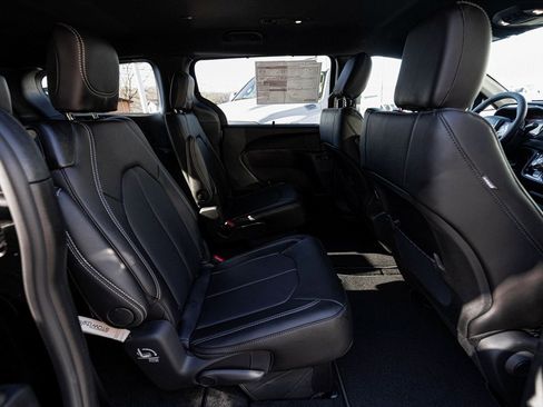 New 2026 Chrysler Voyager LX image 26