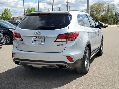 Used 2018 Hyundai Santa Fe Limited AWD/4WD image 3
