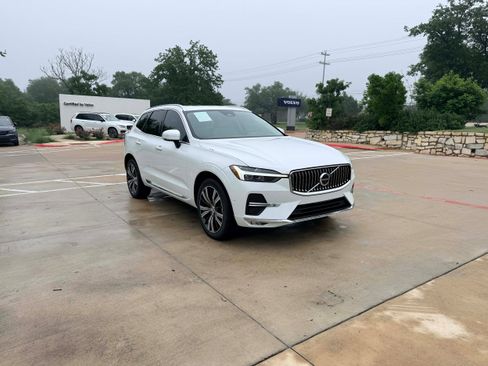 Certified 2023 Volvo XC60 B5 Plus w/ Protection Package Premier AWD/4WD image 7