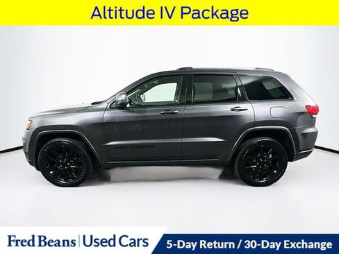 Used 2018 Jeep Grand Cherokee Altitude AWD/4WD image 5