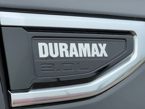 Used 2023 GMC Yukon XL Denali AWD/4WD image 2