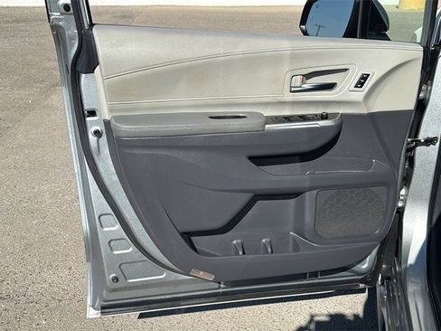 Used 2021 Toyota Sienna Limited image 8