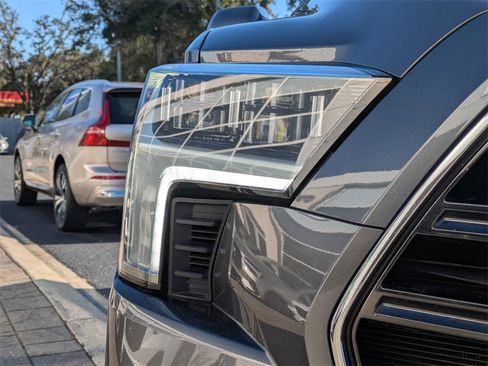 Used 2024 Toyota Sequoia Platinum image 10