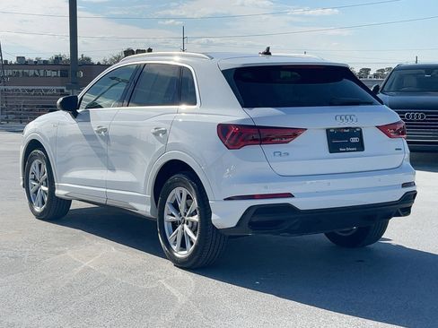 Certified 2025 Audi Q3 2.0T Premium w/ Convenience Package image 3