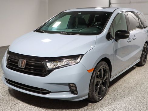 Used 2024 Honda Odyssey Sport image 34