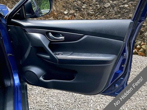 Used 2018 Nissan Rogue SV AWD/4WD image 21