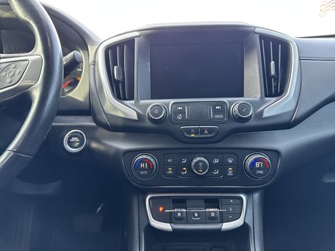 Used 2022 GMC Terrain SLT w/ Infotainment Package II image 25