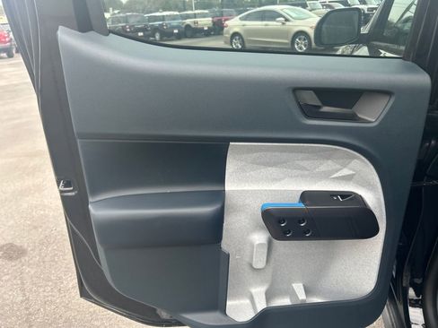 New 2025 Ford Maverick XLT image 25