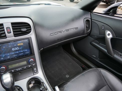 Used 2006 Chevrolet Corvette Convertible w/ Preferred Equipment Group image 32