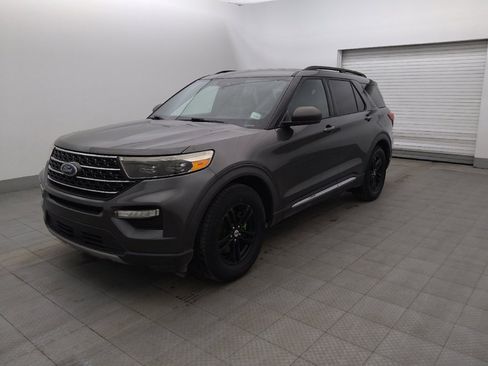 Used 2020 Ford Explorer XLT w/ Equipment Group 202A RWD image 2