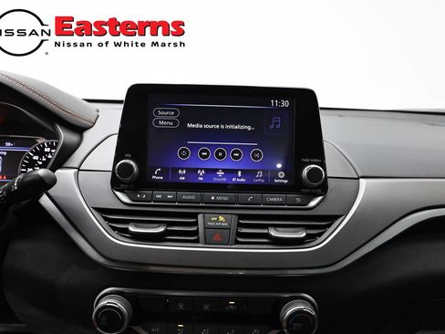 Used 2025 Nissan Altima 2.5 SR FWD image 12