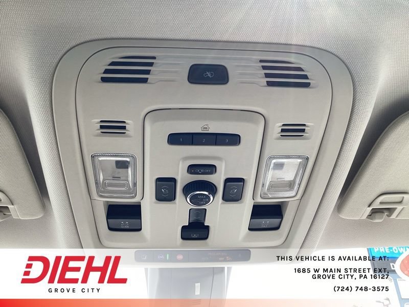 Certified 2022 GMC Yukon Denali w/ Denali Premium Package AWD/4WD image 35