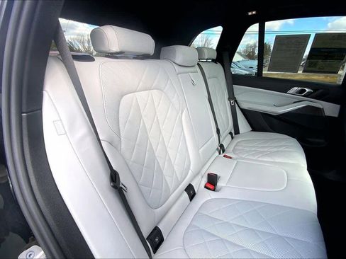 Used 2023 BMW X5 xDrive40i w/ Premium Package AWD/4WD image 19