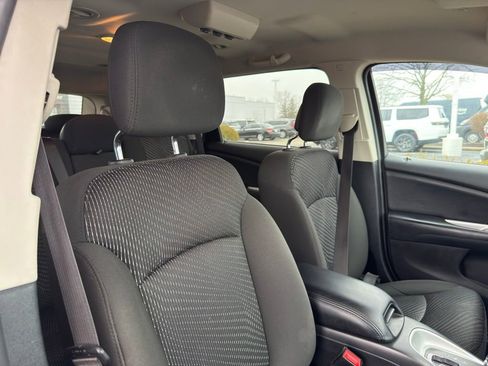 Used 2020 Dodge Journey SE w/ SE Popular Equipment Group FWD image 14