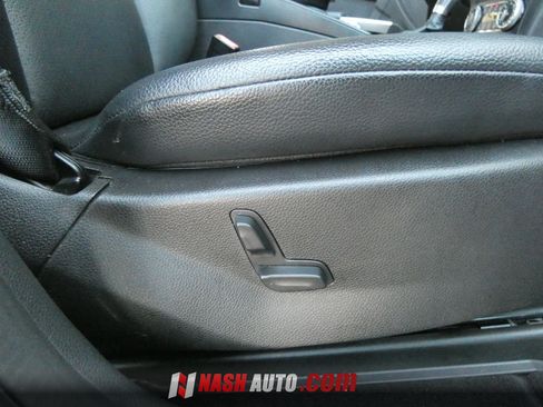 Used 2012 Mercedes-Benz GLK 350 4MATIC image 30